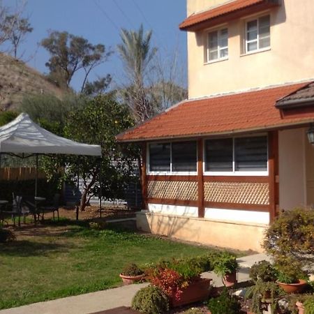 Jordan Valley One Room Apartment Menaẖemya Екстериор снимка