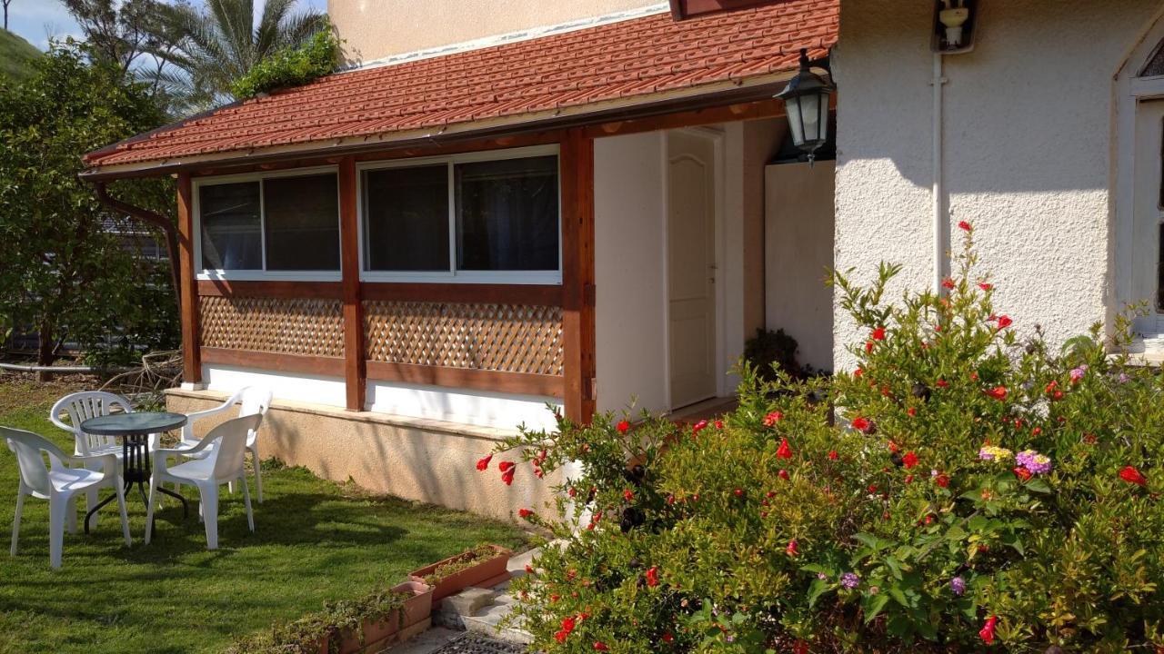 Jordan Valley One Room Apartment Menaẖemya Екстериор снимка
