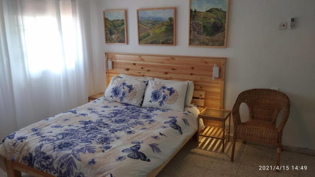 Jordan Valley One Room Apartment Menaẖemya Екстериор снимка