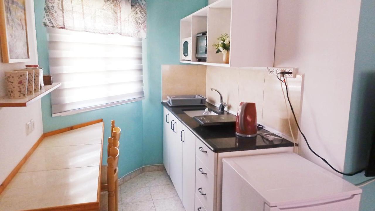 Jordan Valley One Room Apartment Menaẖemya Екстериор снимка